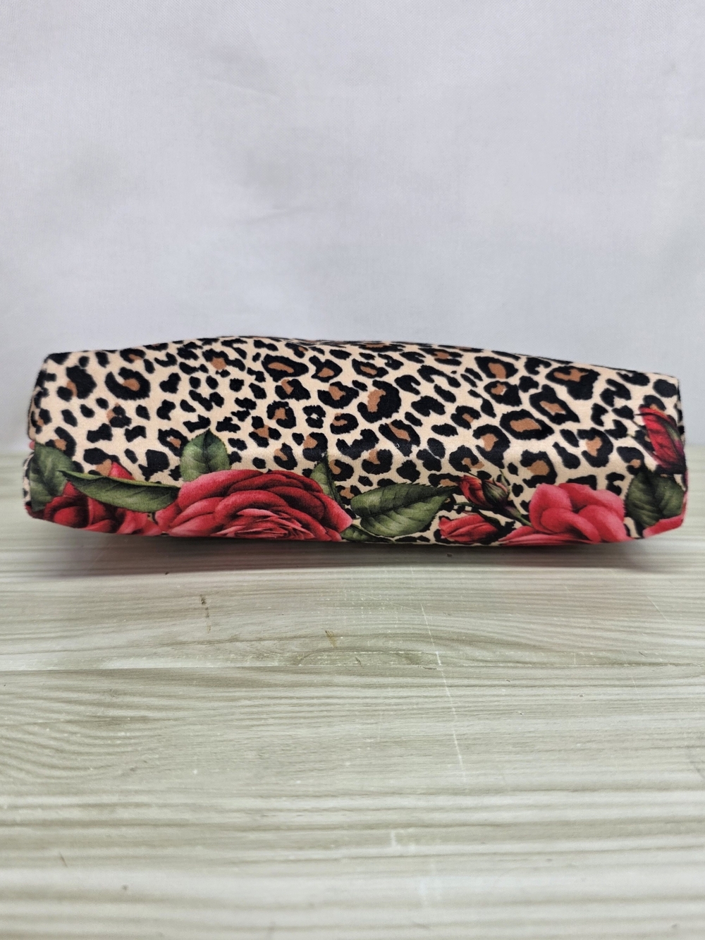 3/$15 Estee Lauder Leopard Print Cosmetic Pouch - Picture 6 of 11